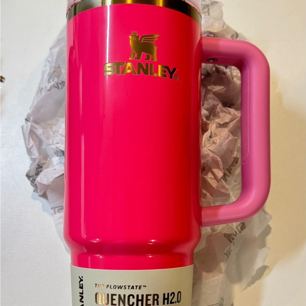 Hard to Find Pink Parade Stanley Quencher H2.0 Vibrant Pink Thermo